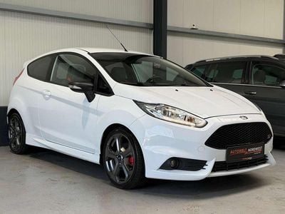 Gebraucht Ford Fiesta Sport 182 PS (133 kW) 2015 Weiß Kleinwagen
