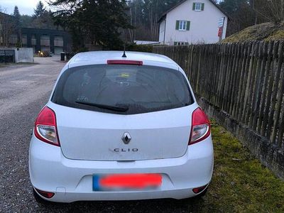 Gebraucht Renault Clio II 75 PS (55 kW) 2009 Weiß Kleinwagen