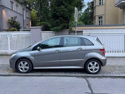 Gebraucht Mercedes B200 140 PS (102 kW) 2007 Grau Van / Kleinbus