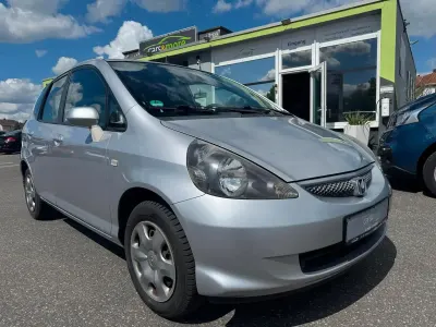 Käytetty Honda Jazz Cool 77 HP (56 kW) 2005 Hopea Viistoperä