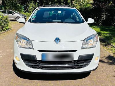 Gebraucht Renault Mégane Luxe 131 PS (96 kW) 2010 Weiß Limousine