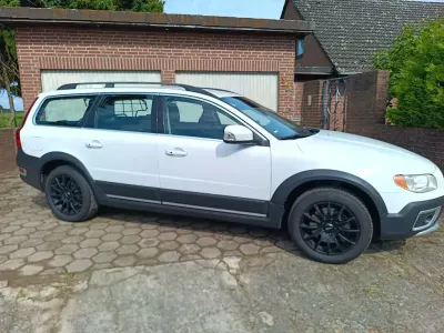 Gebraucht Volvo XC70 Momentum 215 PS (158 kW) 2012 Weiß Kombi
