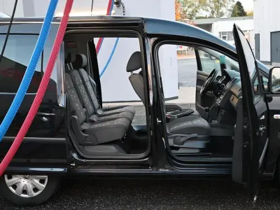 Gebraucht VW Caddy Startline 86 PS (63 kW) 2011 Schwarz Van / Kleinbus