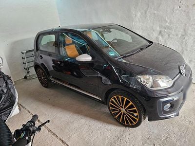 Usata VW up! 65 CV (47 kW) 2017 Nero Utilitaria