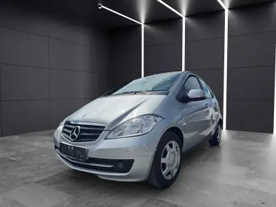 Gebraucht Mercedes A160 95 PS (69 kW) 2012 Silber Limousine