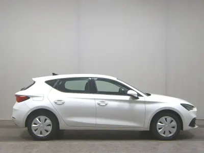 Begagnad Seat Leon Reference 116 HK (85 kW) 2022 Vit Sedan
