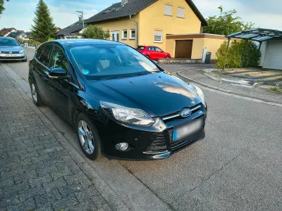 Gebraucht Ford Focus 125 PS (91 kW) 2012 Schwarz Limousine