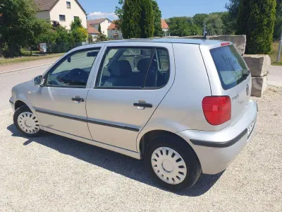 Gebraucht VW Polo 60 PS (44 kW) 2000 Silber Limousine