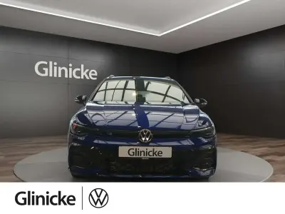 Gebraucht VW Golf VIII R-line 150 PS (110 kW) 2025 Lapiz blue metallic Kombi
