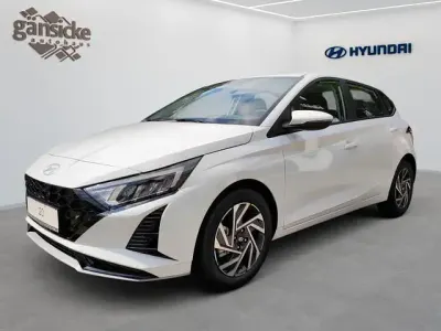 Gebraucht Hyundai i20 Trend 101 PS (74 kW) 2025 Weiß Limousine