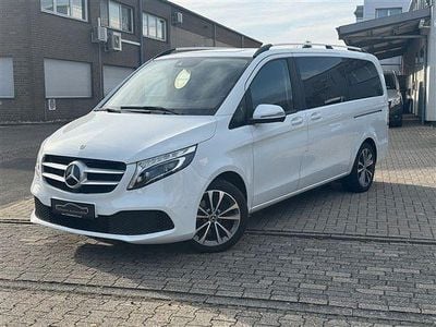 Weiß Gebraucht 2022 Mercedes V300 Edition Van / Kleinbus | 44.897 € (Fairer Preis)