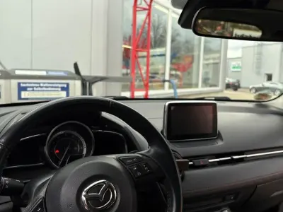 Gebraucht Mazda 2 Exclusive 90 PS (66 kW) 2016 Schwarz Limousine
