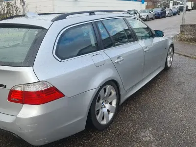 Gebraucht BMW 525 Exclusive 218 PS (160 kW) 2009 Silber Kombi