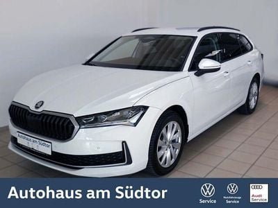 Gebraucht Skoda Superb Selection 150 PS (110 kW) 2024 Purity weiss Kombi