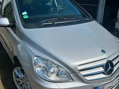 Gebraucht Mercedes B200 140 PS (102 kW) 2010 Silber Van / Kleinbus