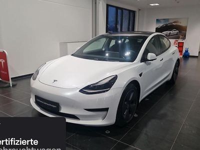 Weiß Gebraucht 2021 Tesla Model 3 Standard Range Limousine | 26.100 € (Fairer Preis)