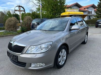 gebraucht Skoda Octavia Combi Elegance Xenon