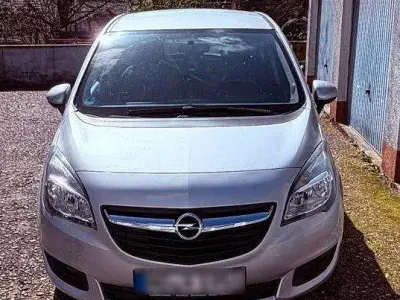 Begagnad Opel Meriva Color Edition 87 HK (63 kW) 2014 Grå Minibuss