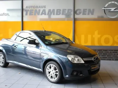 Usata Opel Tigra 90 CV (66 kW) 2007 Metro m2 Cabrio