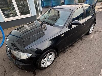 Gebraucht BMW 116 122 PS (89 kW) 2008 Schwarz Kleinwagen