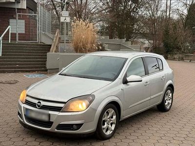 Gebraucht Opel Astra 105 PS (77 kW) 2005 Silber Kleinwagen