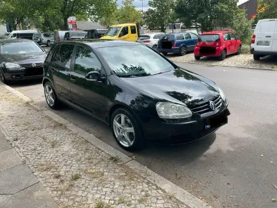 Gebraucht VW Golf V 75 PS (55 kW) 2004 Schwarz Kleinwagen