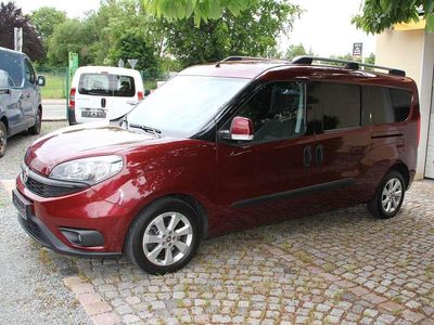 Rosso esuberante Gebraucht 2016 Fiat Doblò Lounge Van / Kleinbus | 11.400 € (Etwas zu teuer)