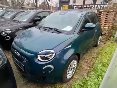 Second-hand Fiat 500e 86 kW (118 CP) 2023 Verde Berlinǎ