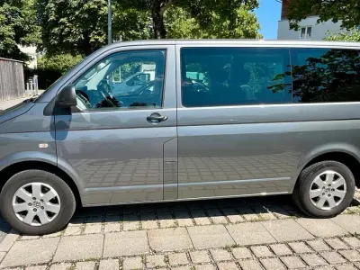 Gebraucht VW Multivan 102 PS (75 kW) 2012 Grau Van / Kleinbus