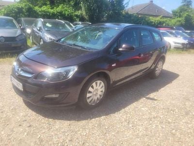 Gebraucht Opel Astra Edition 140 PS (102 kW) 2013 Braun Kombi