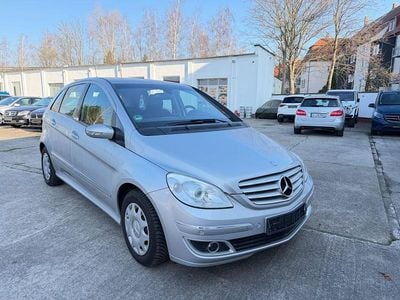 Gebraucht Mercedes B170 116 PS (85 kW) 2006 Silber Van / Kleinbus
