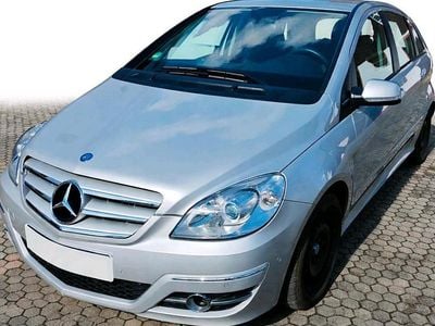 Gebraucht Mercedes B160 95 PS (69 kW) 2010 Silber Van / Kleinbus