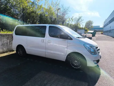 Gebraucht Hyundai H-1 170 PS (125 kW) 2016 Weiß Van / Kleinbus