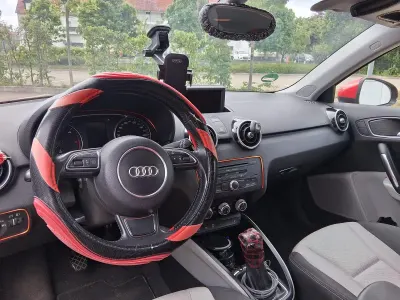 Używany Audi A1 Design 150 KM (110 kW) 2011 Czerwony Hatchback