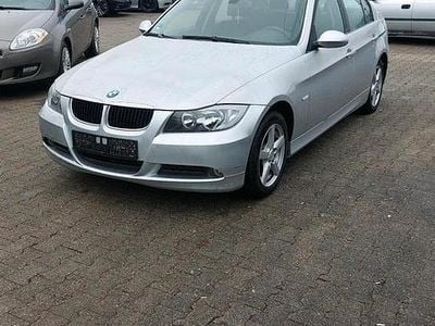 Gebraucht BMW 318 130 PS (95 kW) 2006 Grau Limousine