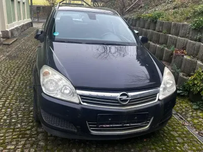 Gebraucht Opel Astra Edition 110 PS (80 kW) 2009 Schwarz Limousine