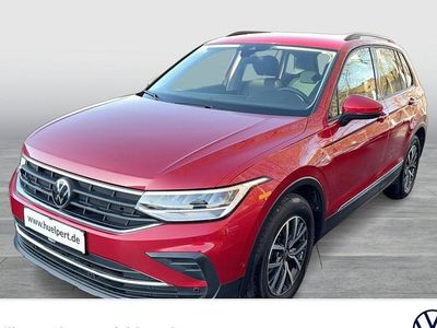 Rot Gebraucht 2023 VW Tiguan Life SUV | 26.191 € (Guter Preis)
