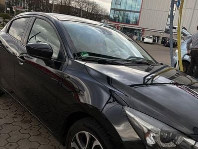 Gebraucht Mazda 2 Exclusive-Line 90 PS (66 kW) 2016 Schwarz Limousine