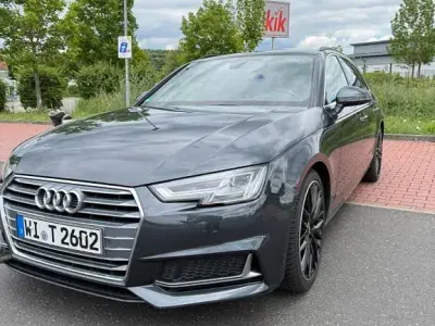 Gebraucht Audi A4 Sport 190 PS (139 kW) 2019 Grau Limousine