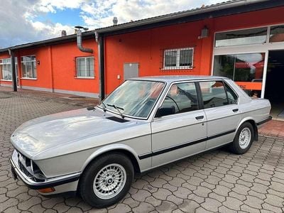 Second-hand BMW 525 122 CP (89 kW) 1986 Polarismetallic Berlinǎ