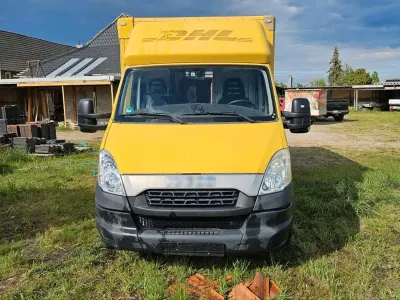 Gebraucht Iveco Daily 106 PS (77 kW) 2012 Gelb Van / Kleinbus