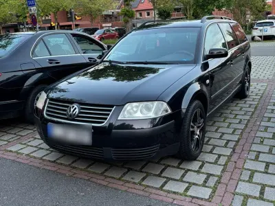 Gebraucht VW Passat Family 102 PS (75 kW) 2003 Schwarz Kombi