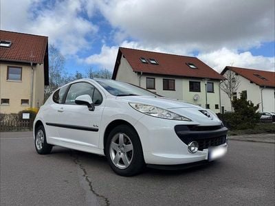 Gebraucht Peugeot 207 Urban Move 95 PS (69 kW) 2009 Weiß Limousine
