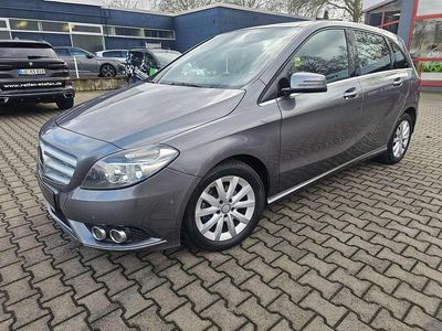 Gebraucht Mercedes B180 109 PS (80 kW) 2013 Grau Van / Kleinbus