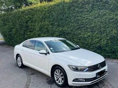 Gebraucht VW Passat Comfortline 150 PS (110 kW) 2018 Weiß Limousine