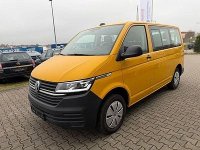 Gelb Gebraucht 2021 VW Caravelle Trendline Van / Kleinbus | 20.700 € (Fairer Preis)