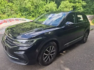 Gebraucht VW Tiguan Sport 122 PS (89 kW) 2022 Schwarz SUV