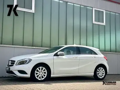Gebraucht Mercedes A180 Style 122 PS (89 kW) 2014 Weiß Kleinwagen