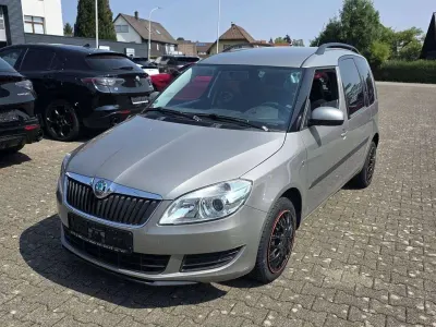 Gebraucht Skoda Roomster Plus Edition 105 PS (77 kW) 2011 Cappuccinobeige metallic Van / Kleinbus