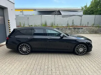 Gebraucht Mercedes 300 AMG 265 PS (194 kW) 2023 Schwarz Limousine